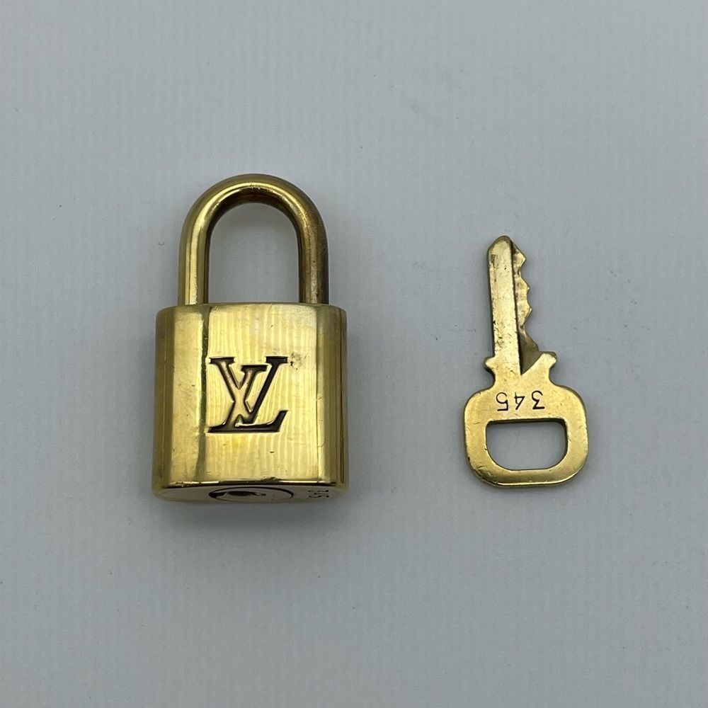 💫Louis💫Vuitton💫Lock💫Key💫 